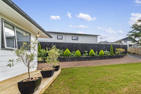 Photo of property in 76 Alabaster Drive, Papatoetoe, Auckland, 2025