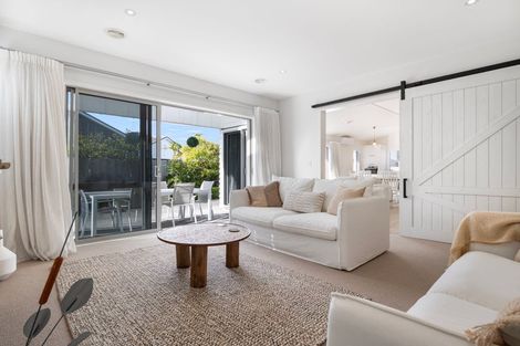 Photo of property in 1 Astelia Lane, Papamoa Beach, Papamoa, 3118