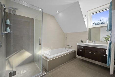 Photo of property in 6a Terrylyn Drive, Hillcrest, Auckland, 0627