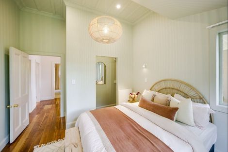 Photo of property in 5 Denholm Road, Hospital Hill, Napier, 4110