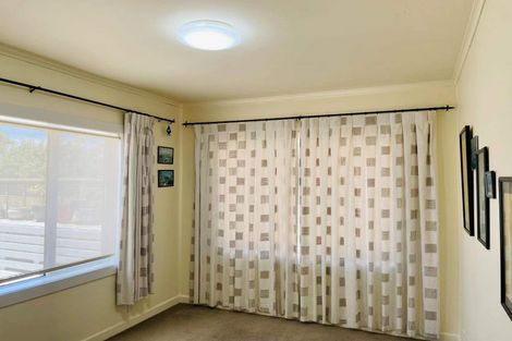 Photo of property in 11 Waipani Road, Te Atatu Peninsula, Auckland, 0610