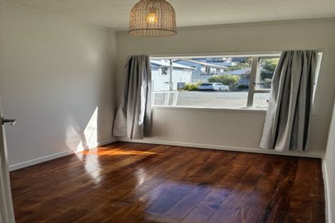 Photo of property in 71 Queens Drive, Lyall Bay, Wellington, 6022