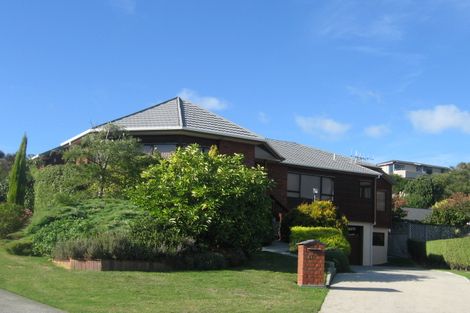 Photo of property in 64 Sailmaker Close, Whitby, Porirua, 5024