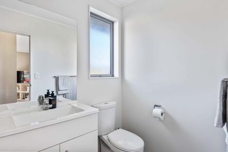 Photo of property in 7 Eruini Street, Waikanae Beach, Waikanae, 5036