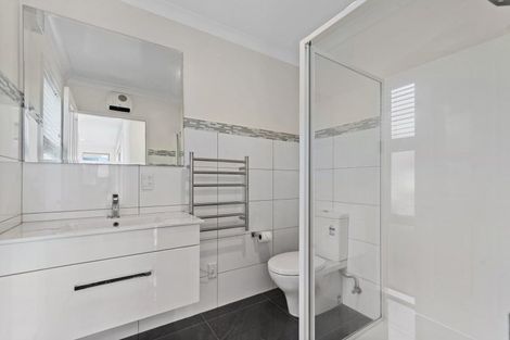 Photo of property in 87 Wairakei Road, Bryndwr, Christchurch, 8053