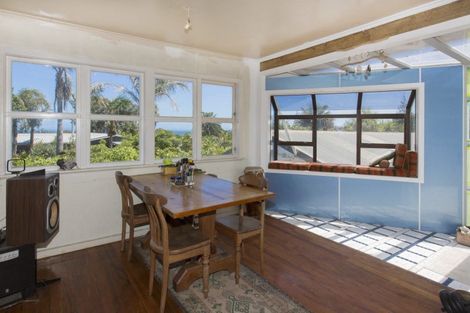 Photo of property in 32 Ripiro Drive, Baylys Beach, Dargaville, 0377