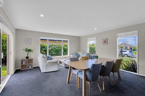 Photo of property in 5 Highworth Crescent, Rolleston, 7615