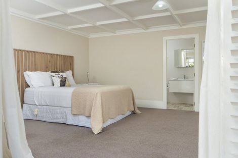 Photo of property in 18 Racecourse Road, Waiuku, 2123