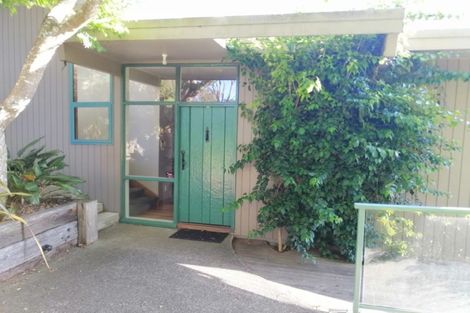 Photo of property in 52 Waitohu Road, York Bay, Lower Hutt, 5013