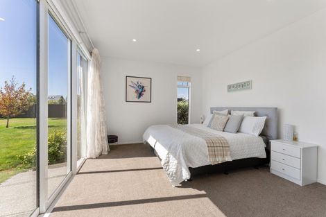 Photo of property in 10 Silver Peaks Drive, West Melton, 7618