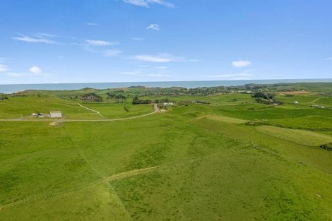 Photo of property in 177 Rehutai Road, Baylys Beach, 0377