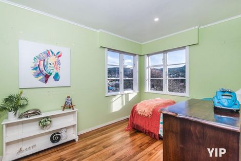 Photo of property in 3 Tawa Terrace, Tawa, Wellington, 5028