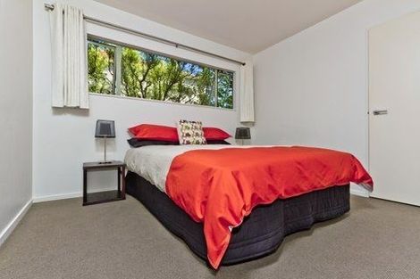 Photo of property in 26/15 Bush Lane, Northcote Point, Auckland, 0627