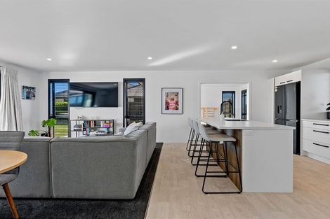 Photo of property in 6 Westmoreland Road, Darfield, 7510