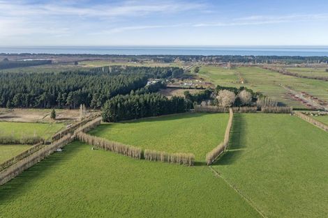 Photo of property in 10 Jelfs Road, Woodend Beach, Woodend, 7691