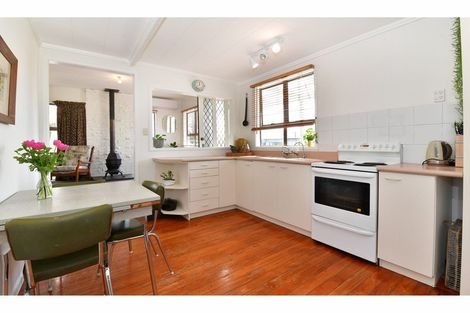 Photo of property in 30 Holiday Road, Stanmore Bay, Whangaparaoa, 0932