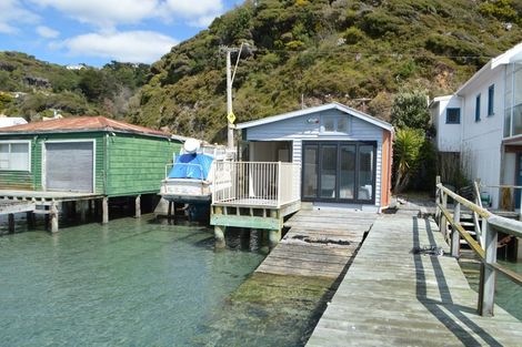 Photo of property in 100 Paremata Road, Paremata, Porirua, 5024