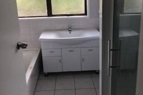 Photo of property in 32 Pisces Road, Glen Eden, Auckland, 0602