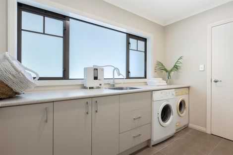 Photo of property in 135b Hutchinson Road, Helensville, 0875