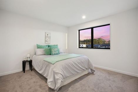 Photo of property in 77a Schoolside Road, Kumeu, 0810