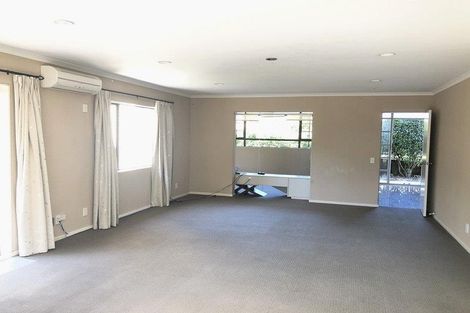 Photo of property in 4 Drumston Place, Flat Bush, Auckland, 2019