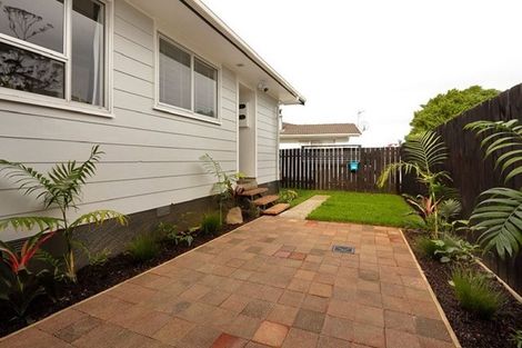 Photo of property in 2/37 John Walker Drive, Manurewa, Auckland, 2102