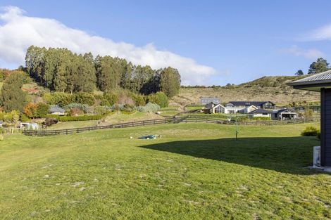 Photo of property in 7 Lochinvar Lane, Acacia Bay, Taupo, 3385