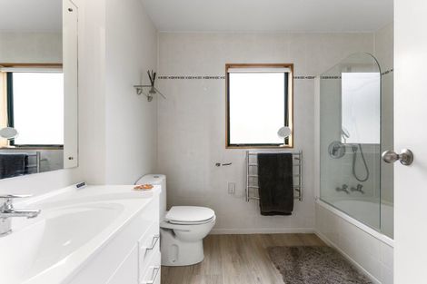 Photo of property in 1 Orchid Rise, Whakatane, 3120