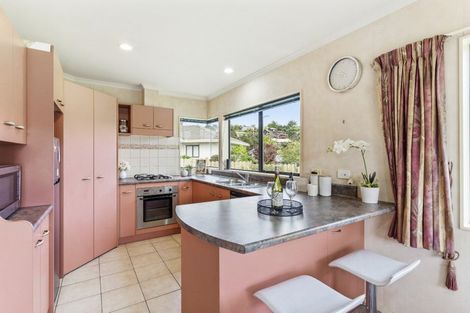 Photo of property in 1 Cabeleigh Drive, Helensville, 0800