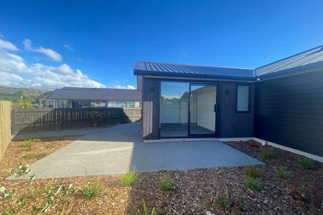 Photo of property in 19 Kaiwaru Place, Waikanae, 5036