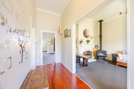Photo of property in 53 Waverley Street, Waipawa, 4210