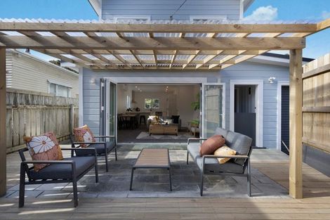 Photo of property in 62 Happy Valley Road, Owhiro Bay, Wellington, 6023