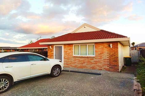 Photo of property in 2 Tullis Place, Burswood, Auckland, 2013