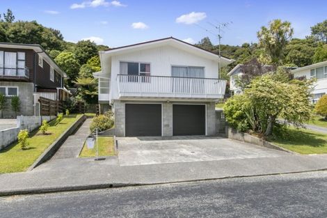 Photo of property in 31 Holland Street, Wainuiomata, Lower Hutt, 5014