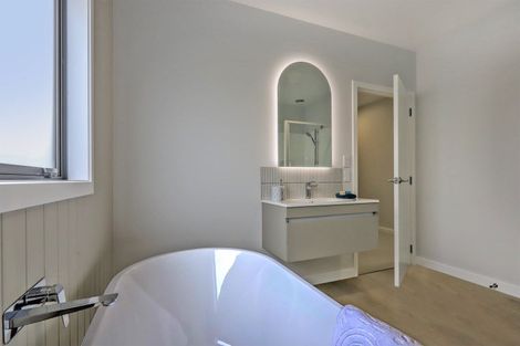 Photo of property in 9 Cassin Place, Taradale, 4112