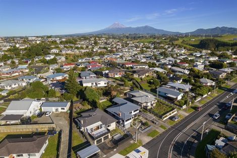 Photo of property in 113 Ngamotu Road, Spotswood, New Plymouth, 4310
