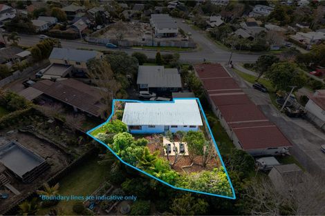 Photo of property in 2/867 Beach Road, Waiake, Auckland, 0630