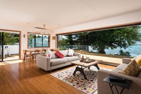 Photo of property in 12 Beach Grove, Omokoroa, 3114
