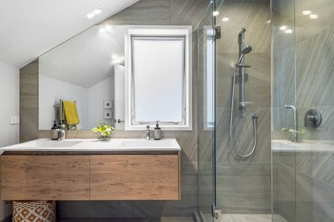 Photo of property in 1/56 Castor Bay Road, Castor Bay, Auckland, 0620