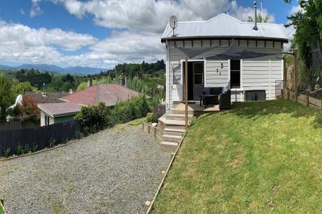 Photo of property in 16 Kiwi Road, Taihape, 4720