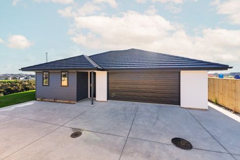 Photo of property in 57 Atlantic Drive, Fitzherbert, Palmerston North, 4410