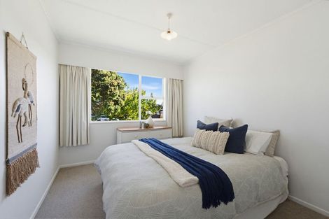 Photo of property in 12 Nimmo Avenue West, Waikanae, 5036