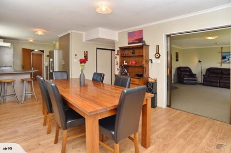Photo of property in 11 Sunbeam Place, Halswell, Christchurch, 8025