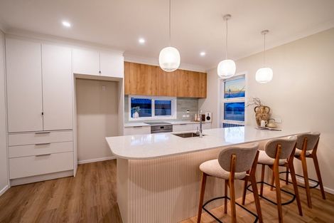 Photo of property in 70b Heretaunga Square, Silverstream, Upper Hutt, 5019