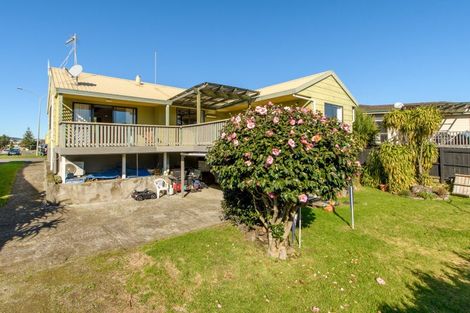 Photo of property in 52 Lagoon Place, Poike, Tauranga, 3112