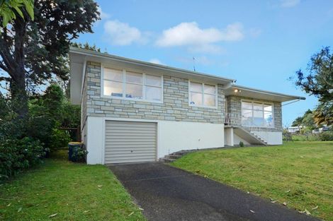Photo of property in 1 Segedin Place, Glenfield, Auckland, 0629