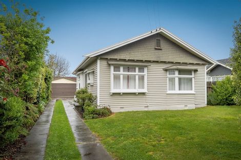 Photo of property in 6 Nortons Road, Avonhead, Christchurch, 8042