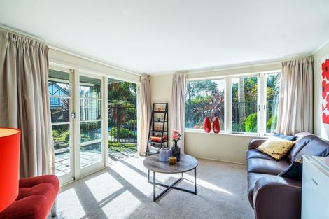 Photo of property in 2/51 Ocean View Road, Hillcrest, Auckland, 0627