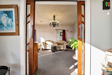 Photo of property in 11 Miranda Street, Stratford, 4332