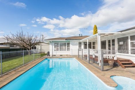 Photo of property in 10 Pembroke Street, Taradale, Napier, 4112